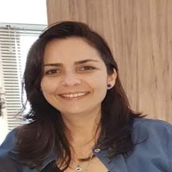 Ana Cláudia Grossi